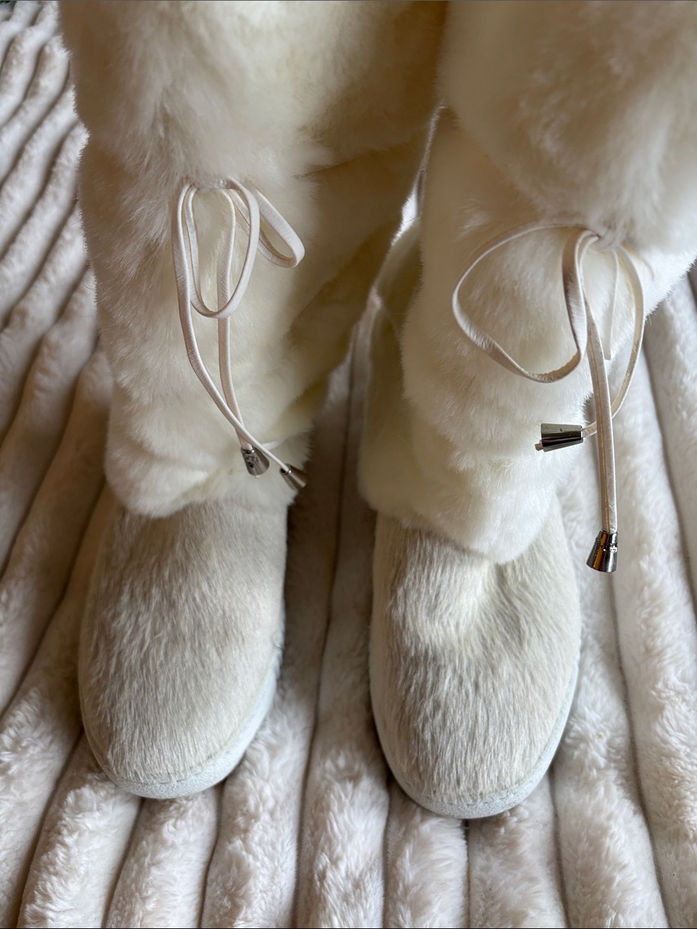 Oscar Italian White Fur Winter Boots
